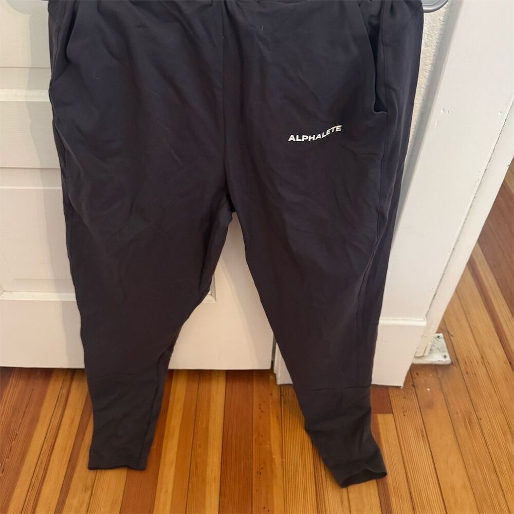 Alphalete Men's Gray Joggers Size M Standard Tapered Activewear Pants